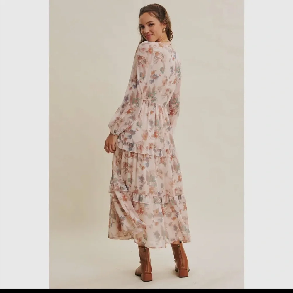 Elegant Floral Long Sleeve Dress - Picture 3 of 5